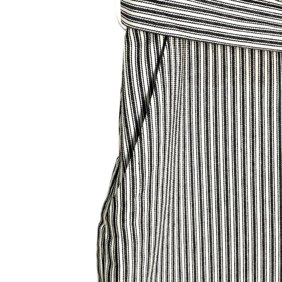 BCBGeneration Off-The-Shoulder Striped Jumpsuit Size 0 Navy White New - Picture 6 of 11